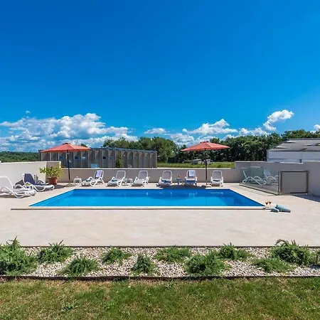 Kavaljer Novigrad Istria