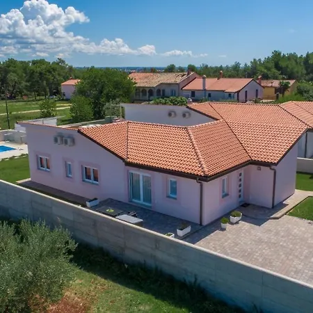 Kavaljer Villa *