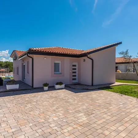 Kavaljer Villa *